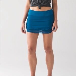Lululemon Hotty Hot II Skirt Blue size 4